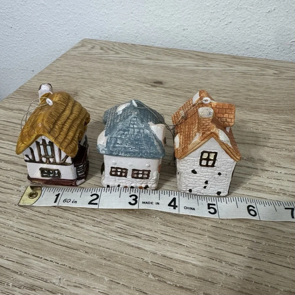 Christmas‎ Village House Lot Of 3 Mini Plastic Houses Ornaments Vintage Homes